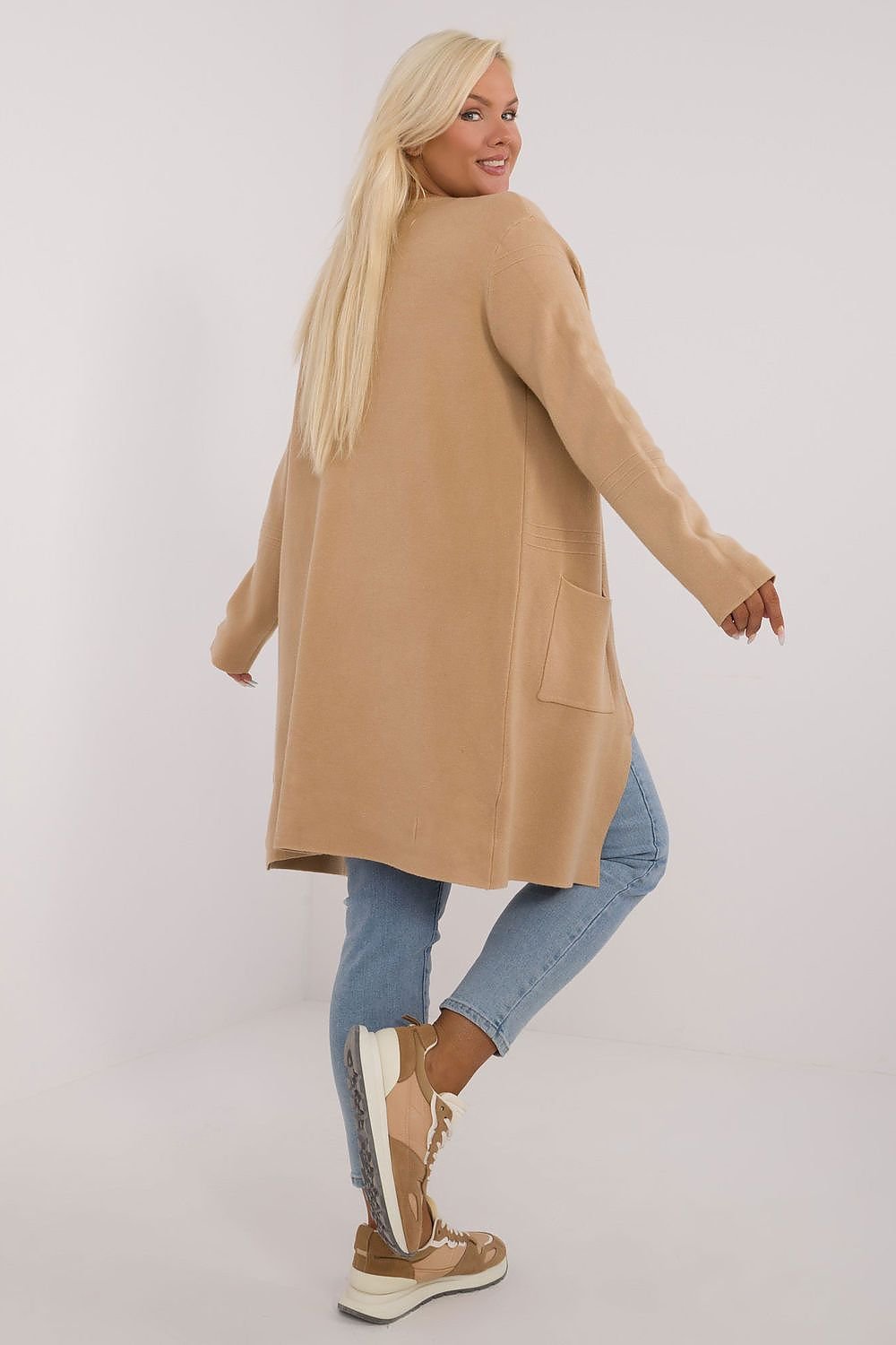 Plus-Size Women's Sweater with Zipper and Oversized Fit