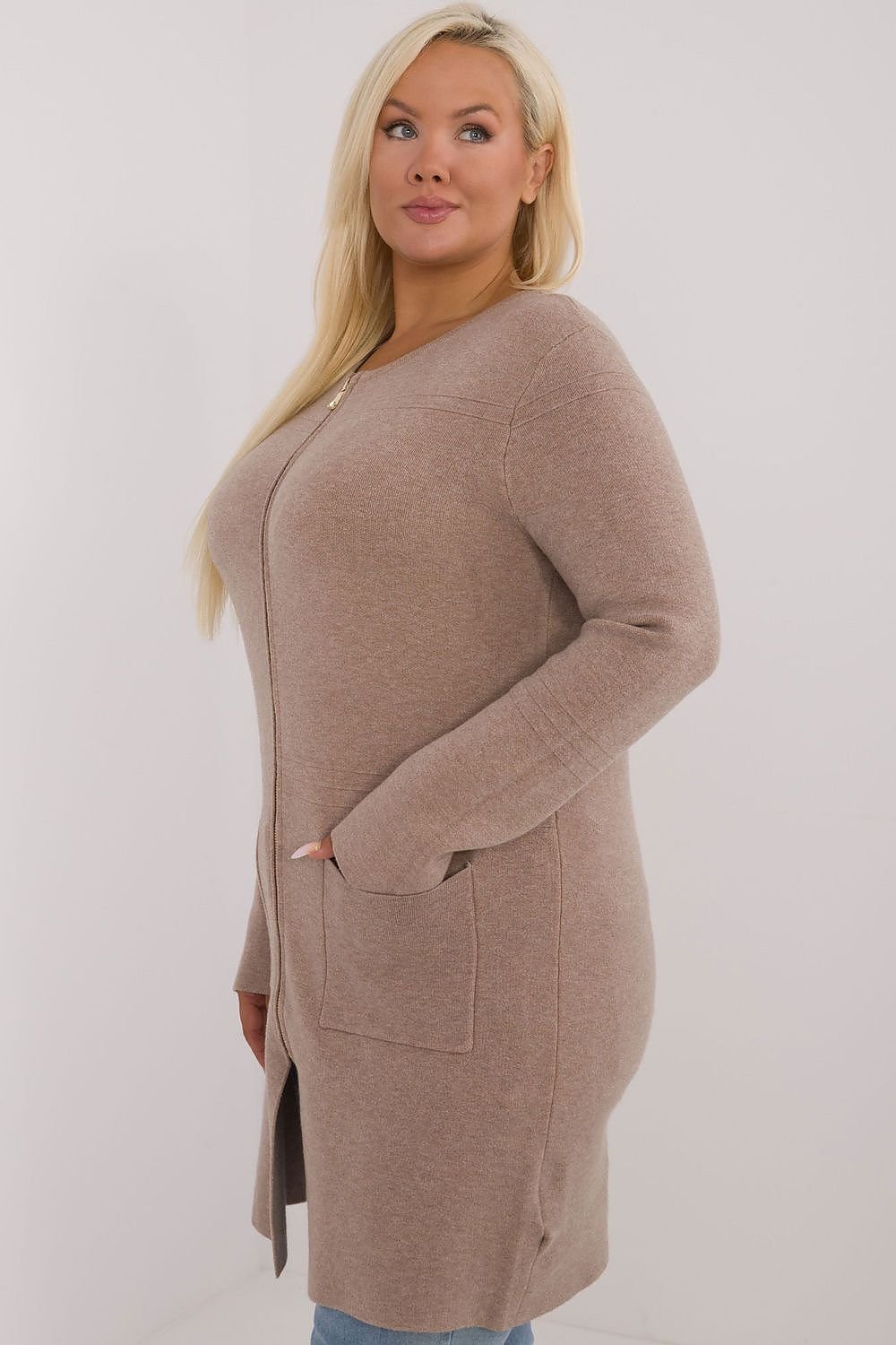 Plus-Size Women's Sweater with Zipper and Oversized Fit