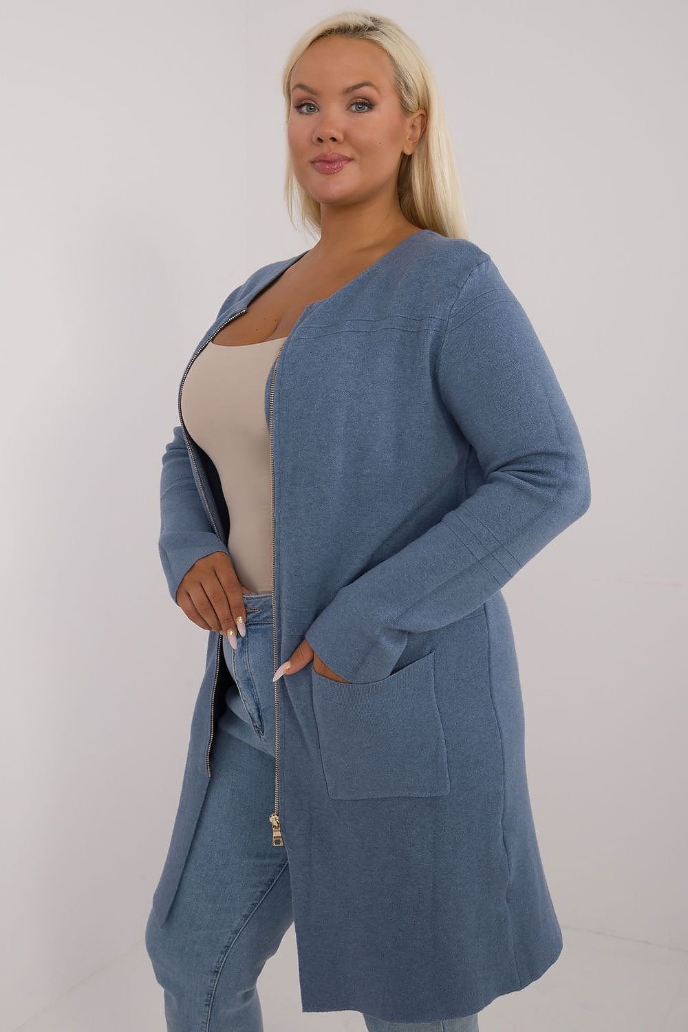 Plus-Size Women's Sweater with Zipper and Oversized Fit