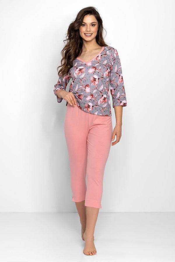 Elegant Women's Pajama Set – 3/4 Sleeve V-Neck Blouse with Side Slits and 7/8 Pants