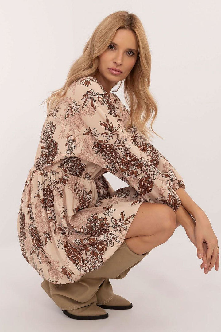 Floral Bombshell Dress with Heart Neckline and Flared Cut - Ludowika 
