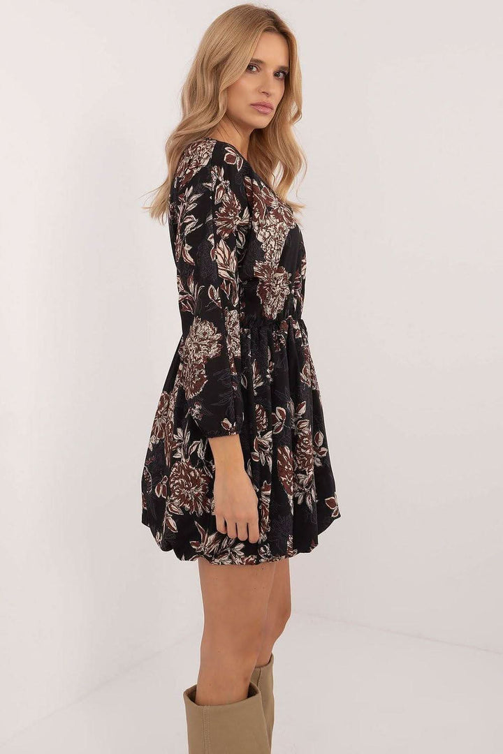 Floral Bombshell Dress with Heart Neckline and Flared Cut - Ludowika 