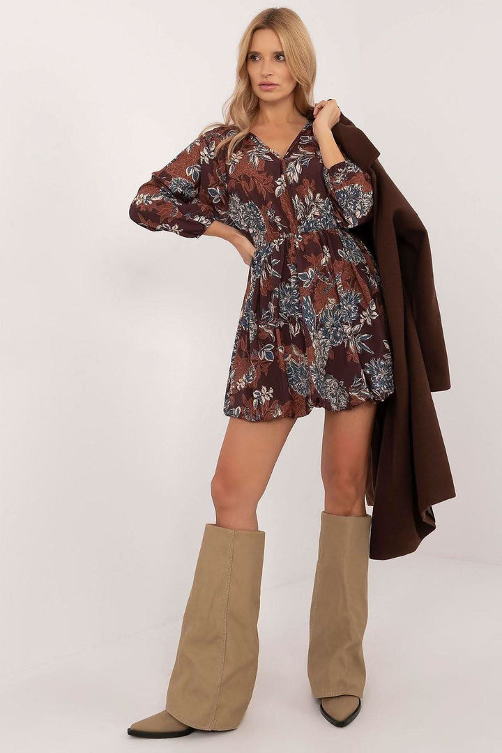 Floral Bombshell Dress with Heart Neckline and Flared Cut - Ludowika 