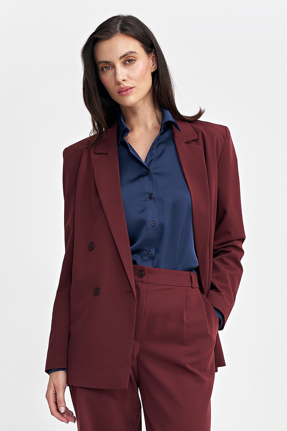 Women’s Oversized Blazer with Classic Collar, Double-Breasted Button Closure, and Shoulder Pads