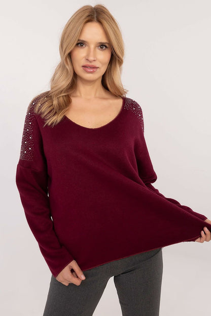 Perfect for both special occasions and everyday styling, this elegant sweater effortlessly combines comfort and sophistication. Made from a soft, touchable blend of viscose and elastane, it ensures all-day comfort and ease of wear.

