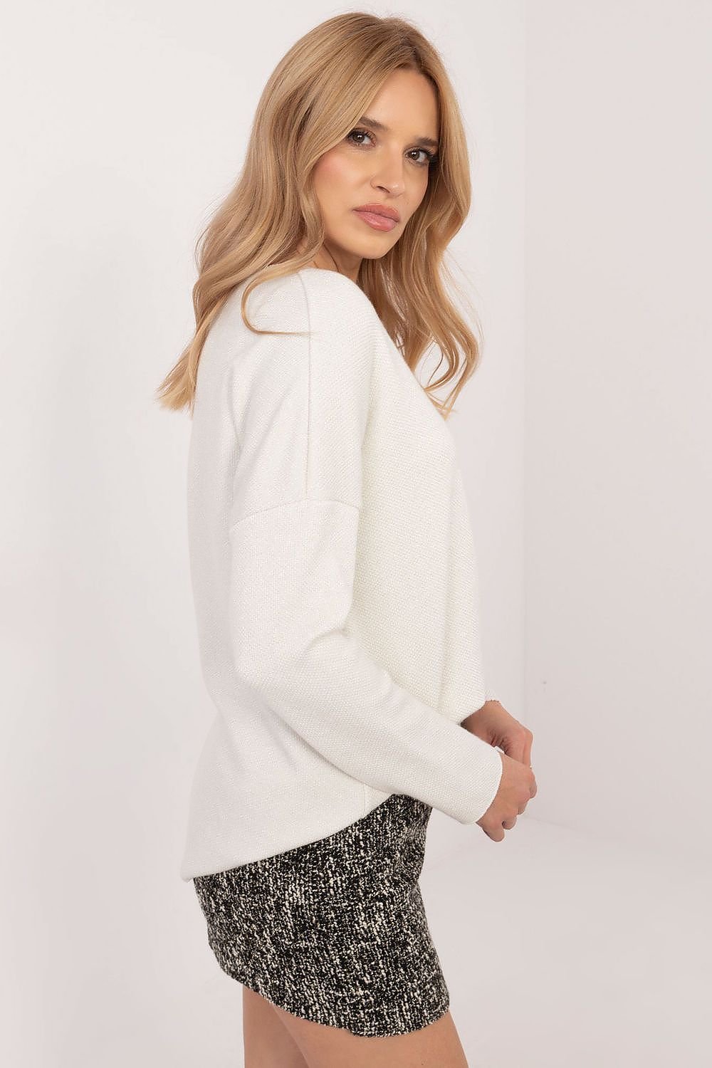 Elegant Women's Sweater with Shimmering Thread