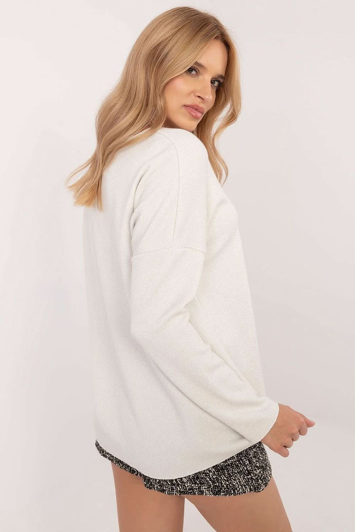 Elegant Women's Sweater with Shimmering Thread - Ludowika 