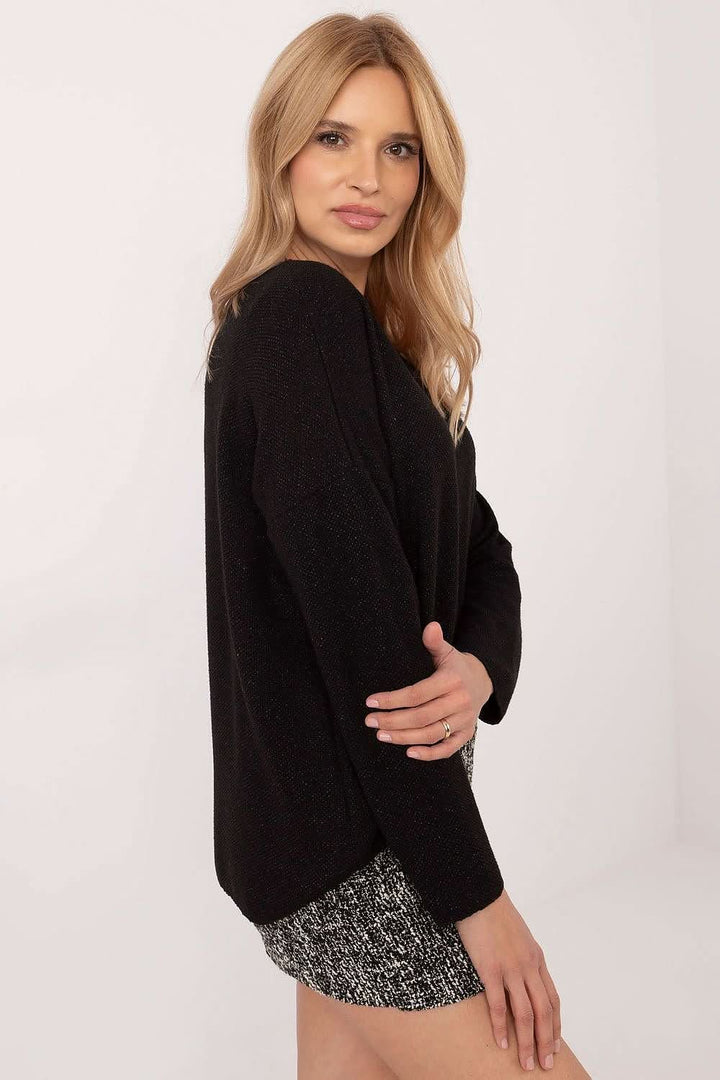 Elegant Women's Sweater with Shimmering Thread - Ludowika 