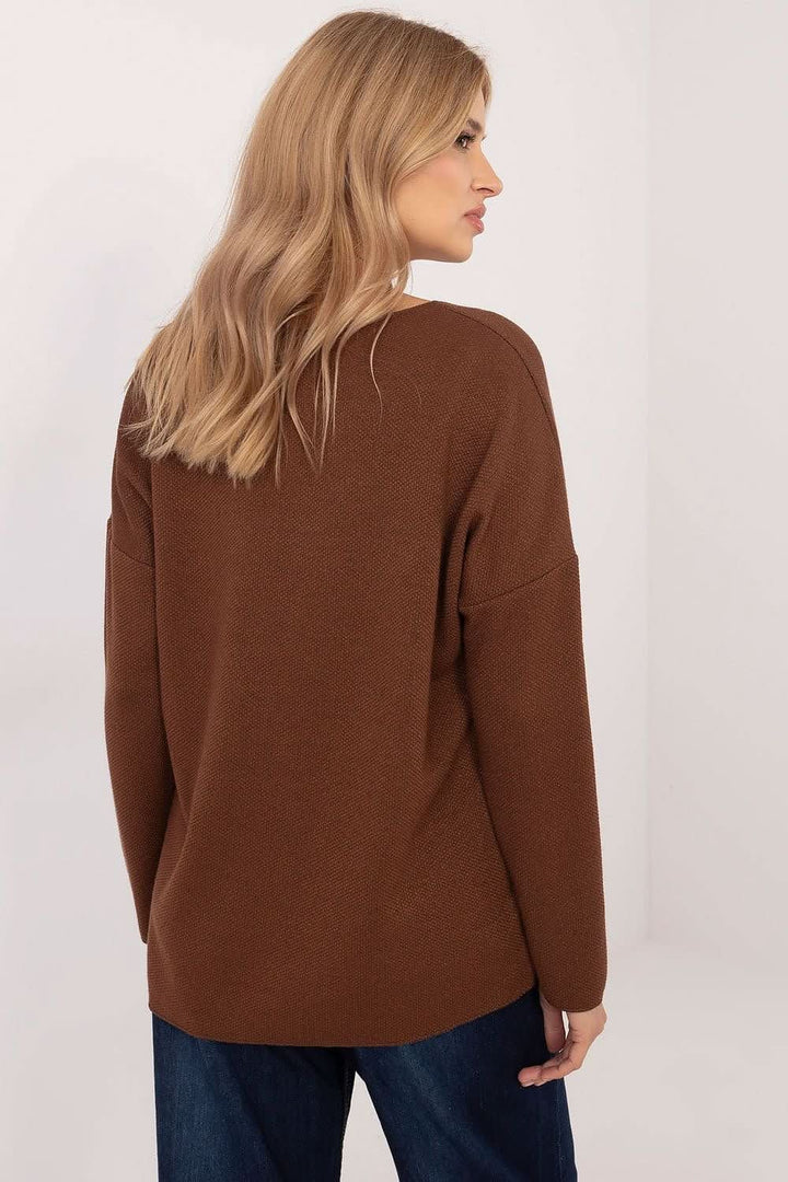 Elegant Women's Sweater with Shimmering Thread - Ludowika 