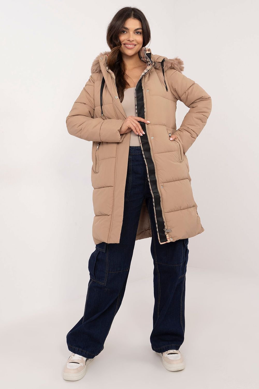 Quilted Winter Jacket with Extended Cut and Detachable Hood