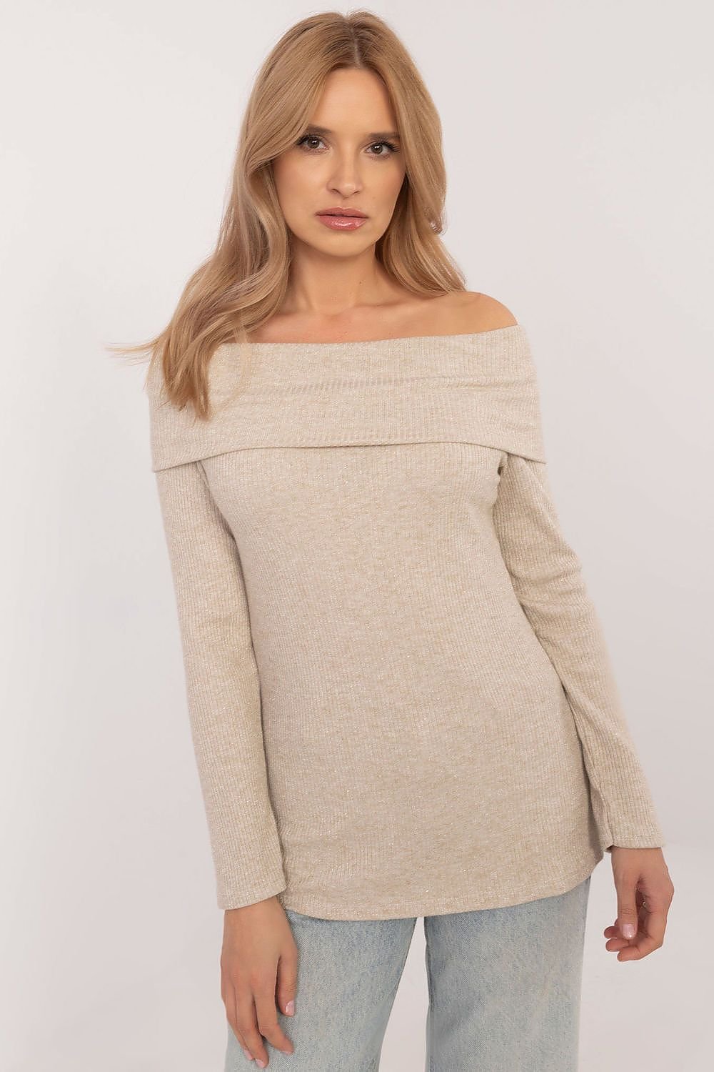 Elegant women's sweater made of a viscose-elastane blend, featuring long sleeves, an off-the-shoulder neckline, and a ribbed texture with shiny thread detailing for a sophisticated look. Perfect for everyday wear or work.






