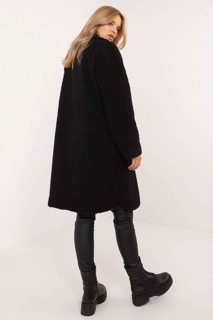 Elegant Knee-Length Winter Coat with Button Closure and Slip Pockets - Ludowika 