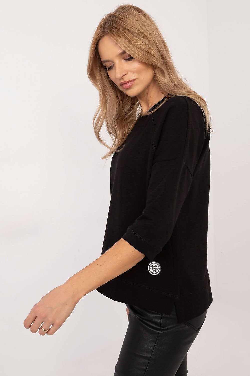 Universal Cotton Blouse with 3/4 Sleeves and Round Neckline