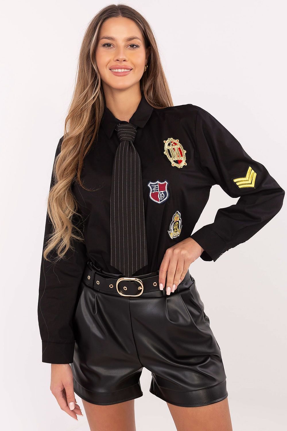 Stylish women's shirt made from a cotton and elastane blend, featuring a classic collar, button-down design, and removable tie for versatile styling. Decorative patches on the front and sleeves add a unique, fashionable touch