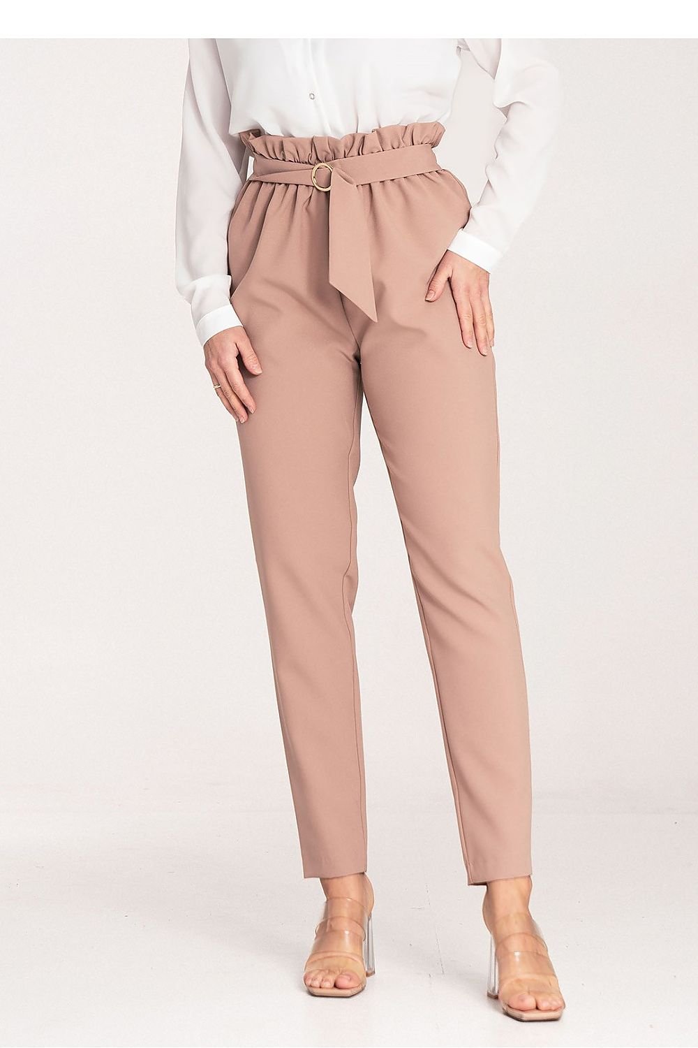 Long pants with a slightly tapered bottom, featuring a pleated waist and a 3 cm wide elastic band. Finished with a stylish gold-colored decorative metal buckle belt and side seam pockets for added functionality.

