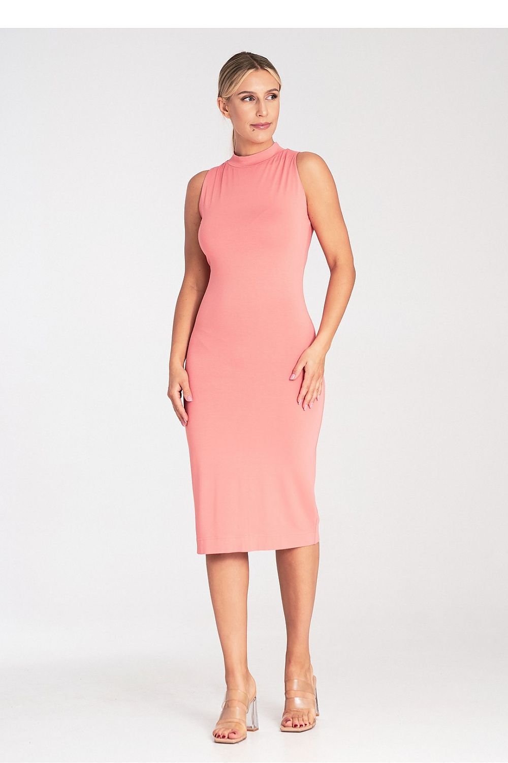 A fitted sleeveless midi dress featuring a stand-up collar, fastened at the back with a covered zipper for a sleek and elegant look.






