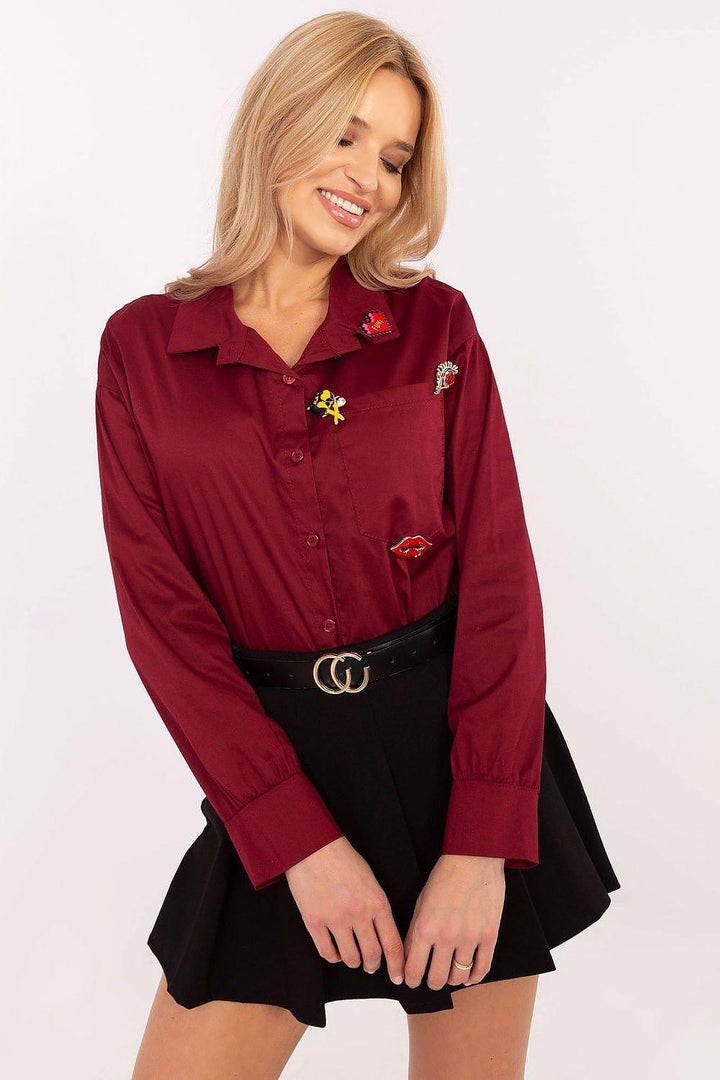 Universal Women's Shirt with Detachable Brooch and Casual Character - Ludowika 