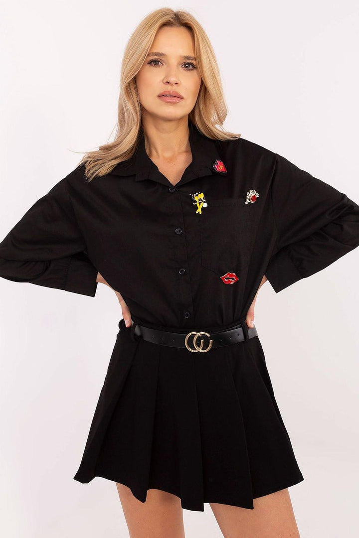 Universal Women's Shirt with Detachable Brooch and Casual Character - Ludowika 