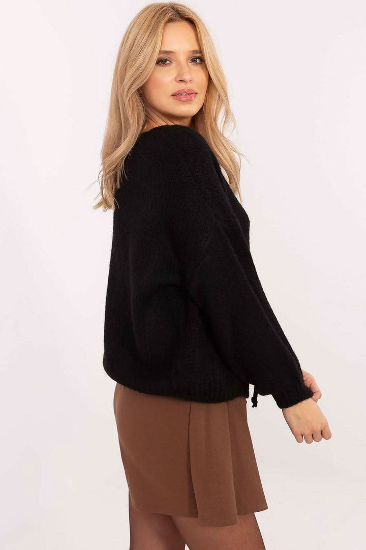 Casual Women's Tie Closure Sweater with Round Neckline - Ludowika 
