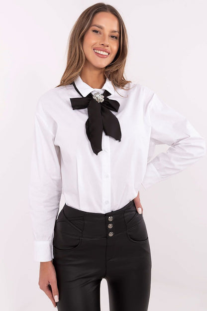 A classic women's shirt made from high-quality cotton, offering all-day comfort and a perfect fit. Featuring long sleeves, a classic collar, and smooth fabric, it includes a removable brooch and scarf for versatile styling, perfect for work, formal occasions, or everyday wear.






