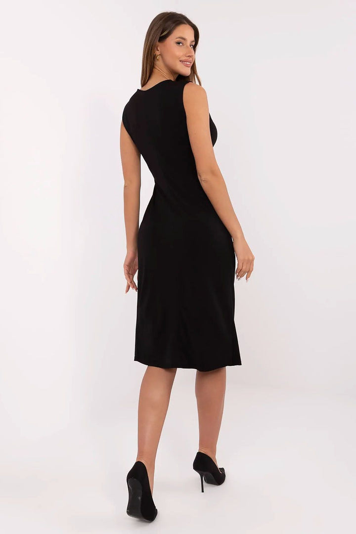 Elegant Sleeveless Pencil Midi Dress with Pleated Front & Detachable Brooch - Ludowika 