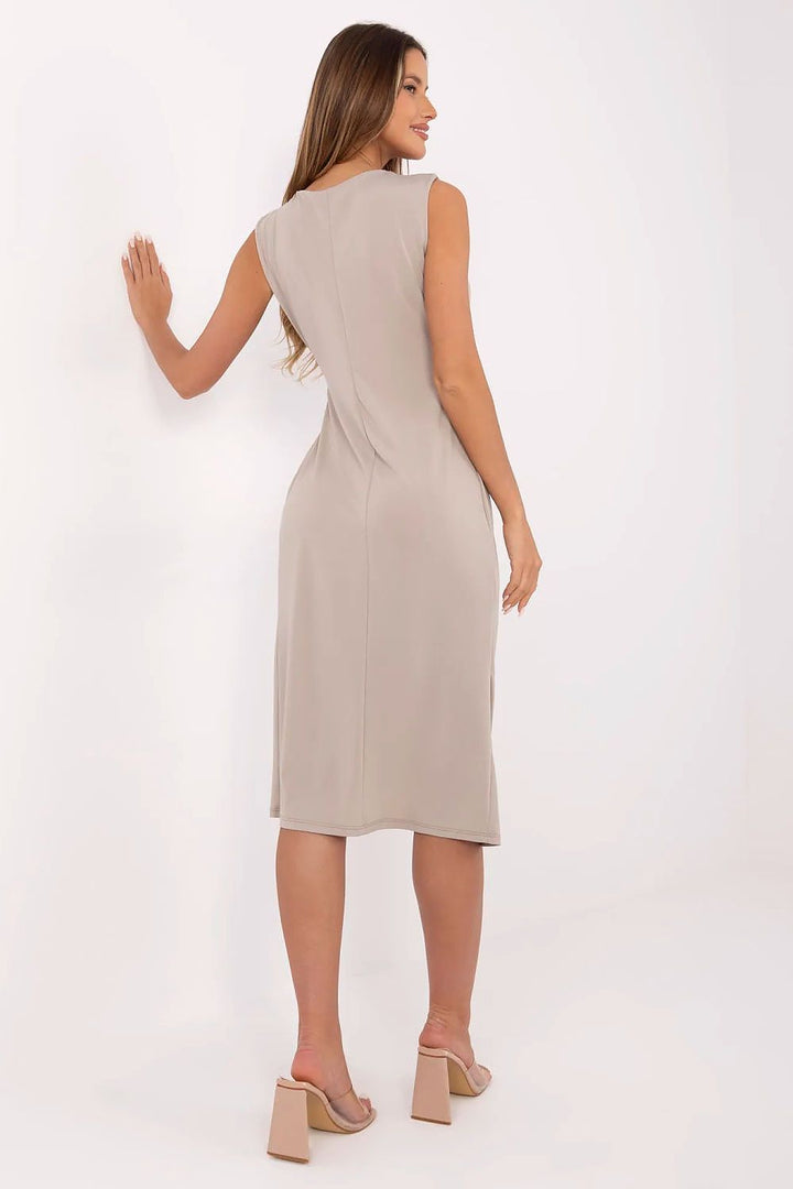 Elegant Sleeveless Pencil Midi Dress with Pleated Front & Detachable Brooch - Ludowika 