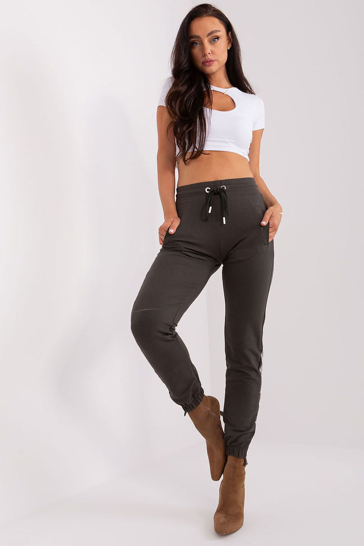 Women's High-Waisted Casual Sweatpants with Print & Studs - Ludowika 