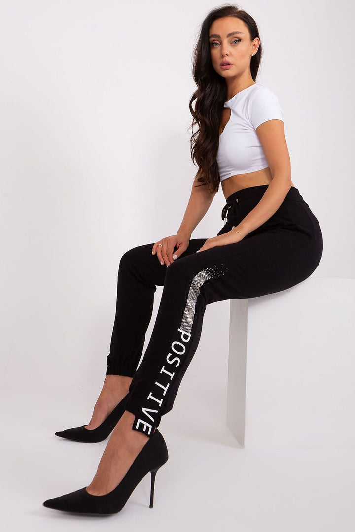 Women's High-Waisted Casual Sweatpants with Print & Studs - Ludowika 