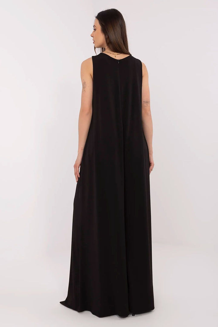 Elegant Sleeveless Jumpsuit with Flower Brooch and Side Pockets - Ludowika 
