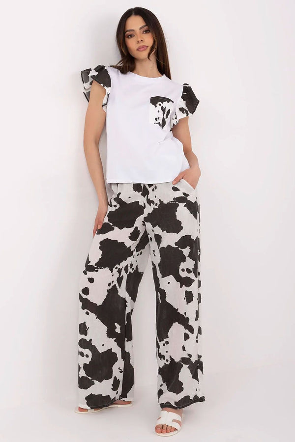 Stylish Women's Set – Ruffled Sleeve Blouse & High-Waisted Wide-Legged Pants with Animal Print - Ludowika 