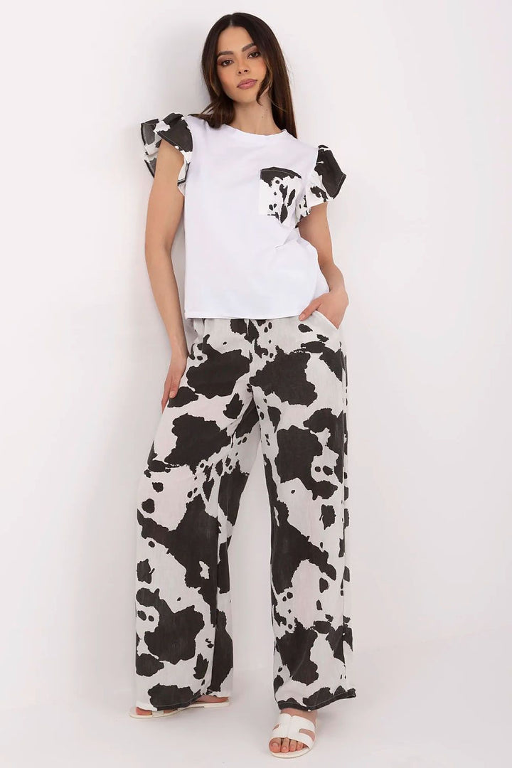 Stylish Women's Set – Ruffled Sleeve Blouse & High-Waisted Wide-Legged Pants with Animal Print - Ludowika 
