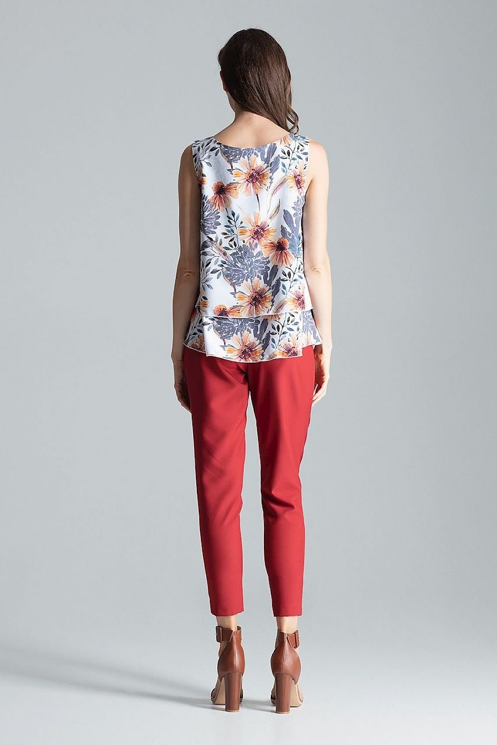 Charming Sleeveless Double-Layer Patterned Blouse with Half-Round Neckline