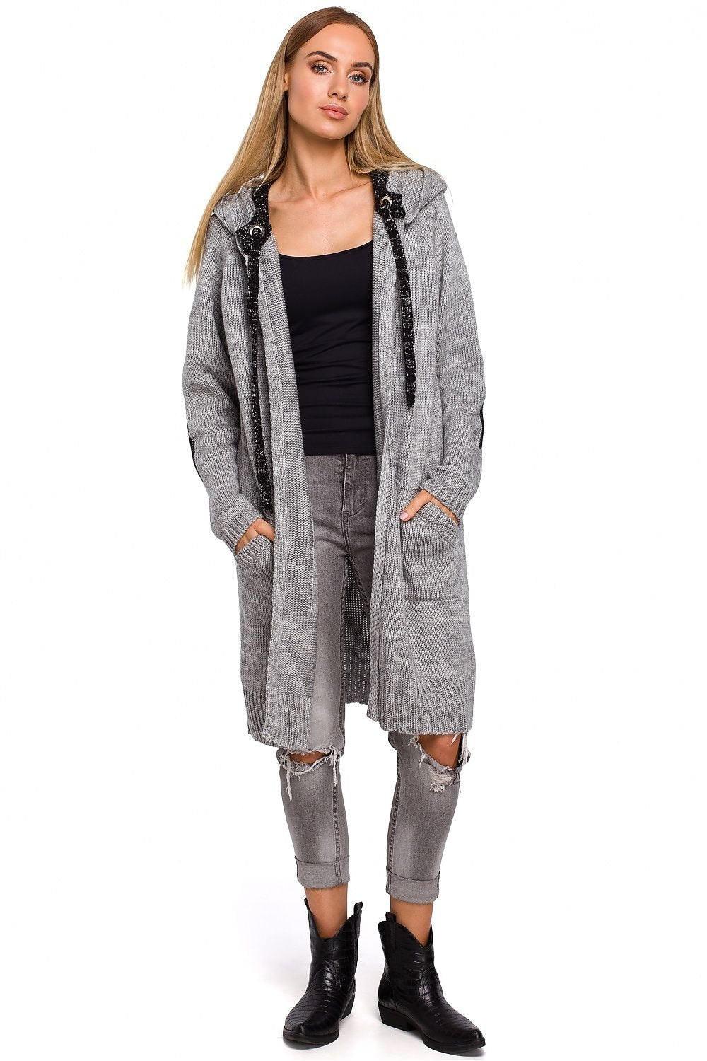 A unique cardigan featuring a hood with straps, stylish color combinations, and shiny thread details. A practical yet elegant addition to any everyday outfit.