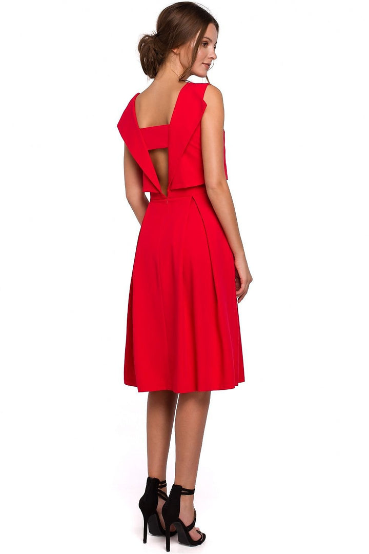 Modern Flared Dress with Exposed Back and Pleated Skirt - Ludowika 