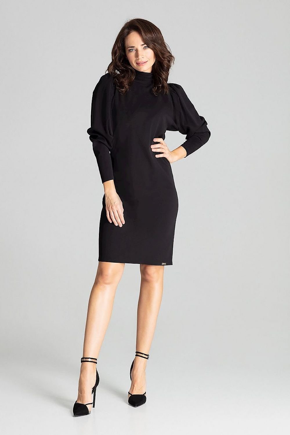 Fitted midi dress featuring long buffet sleeves, a creased turtleneck, and a concealed zip at the back for a sleek and sophisticated look.






