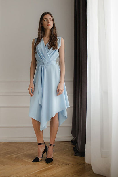 Flowy Sleeveless Midi Dress with Envelope Neckline and Tie Belt