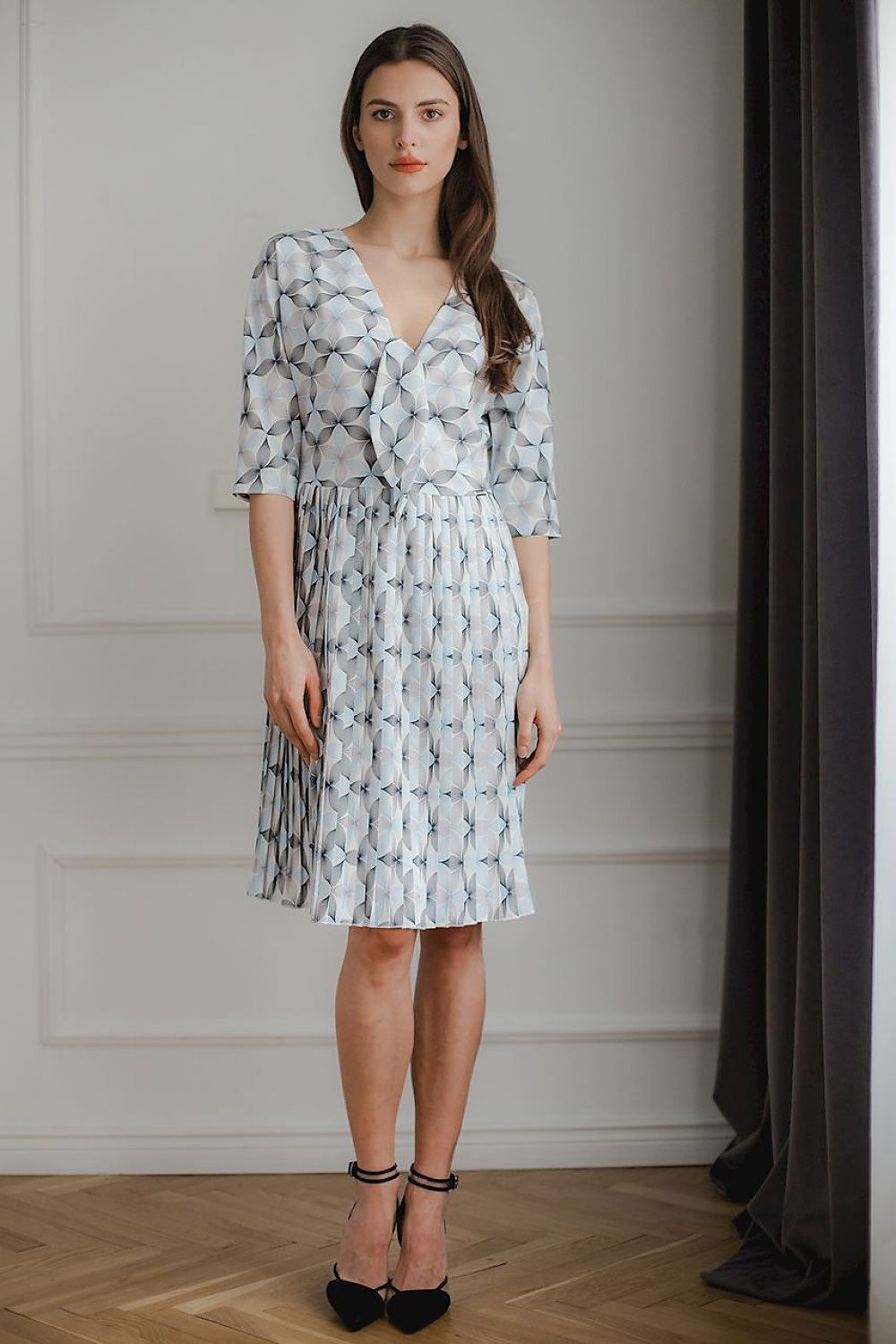 Spring Midi Dress with Kimono Sleeves and Pleated Skirt