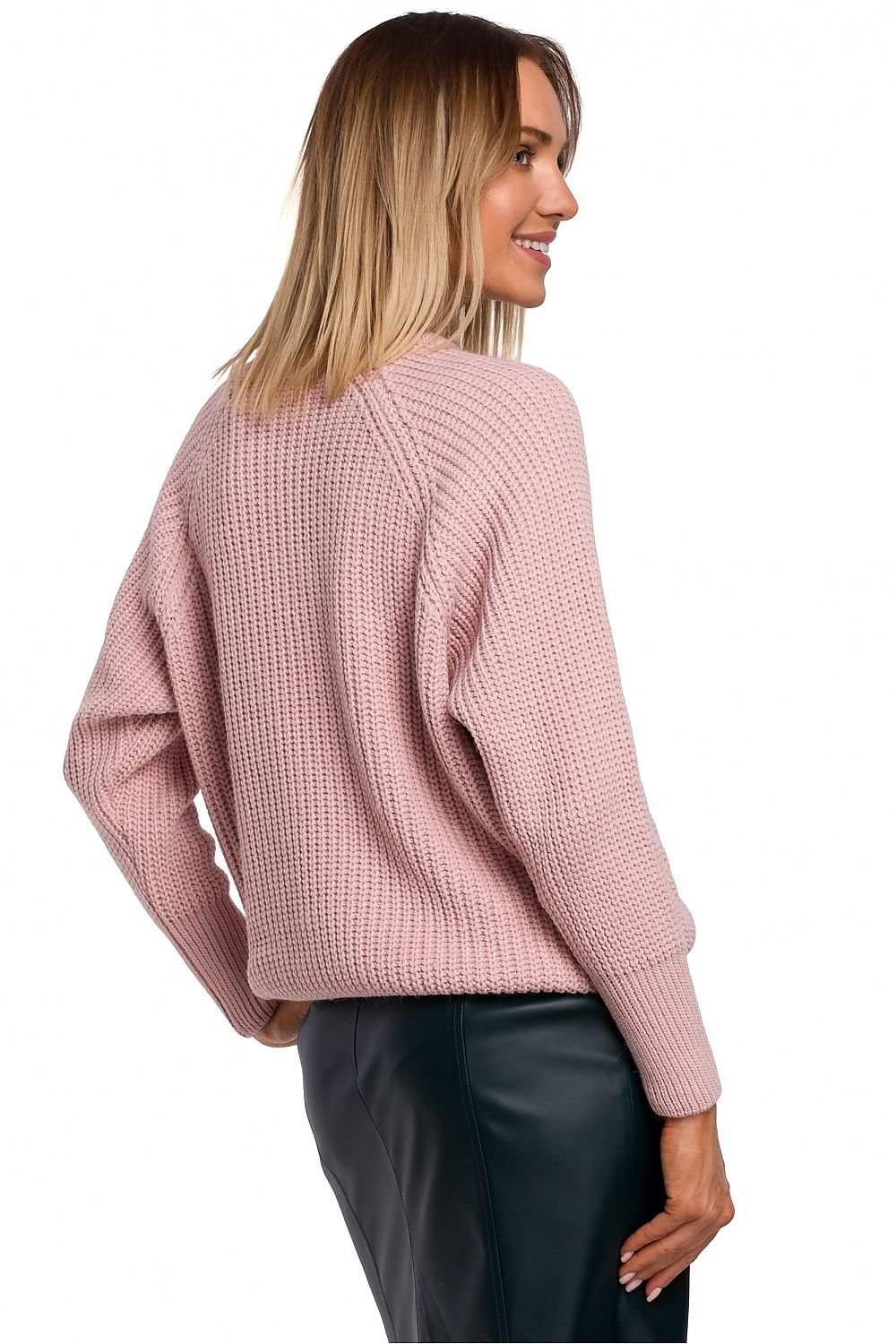 Elevate your everyday wardrobe with this timeless sweater, featuring a classic ribbed knit design. The wide sleeves add a contemporary touch, while the versatile neckline complements a variety of styles.

