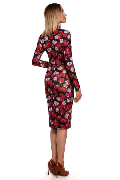 Elegant and Versatile Dress with Flattering Fit and Eye-Catching Print