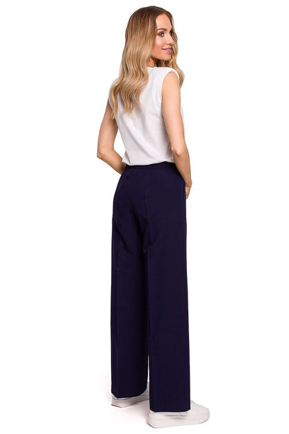 Wide-Leg Pleated Trousers with Modern Comfort