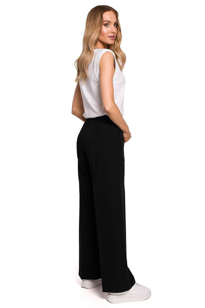 Wide-Leg Pleated Trousers with Modern Comfort