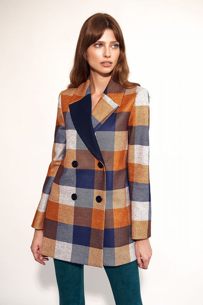 Checkered double-breasted coat with a classic collar and pockets, perfect for both elegant and casual styles.






