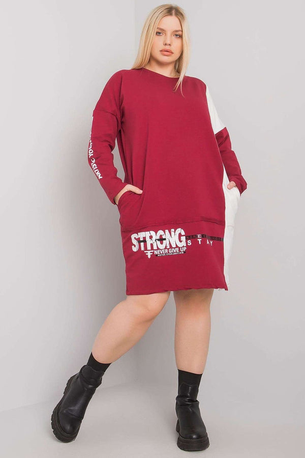 Vestido burdeos de manga larga con bolsillos abiertos
