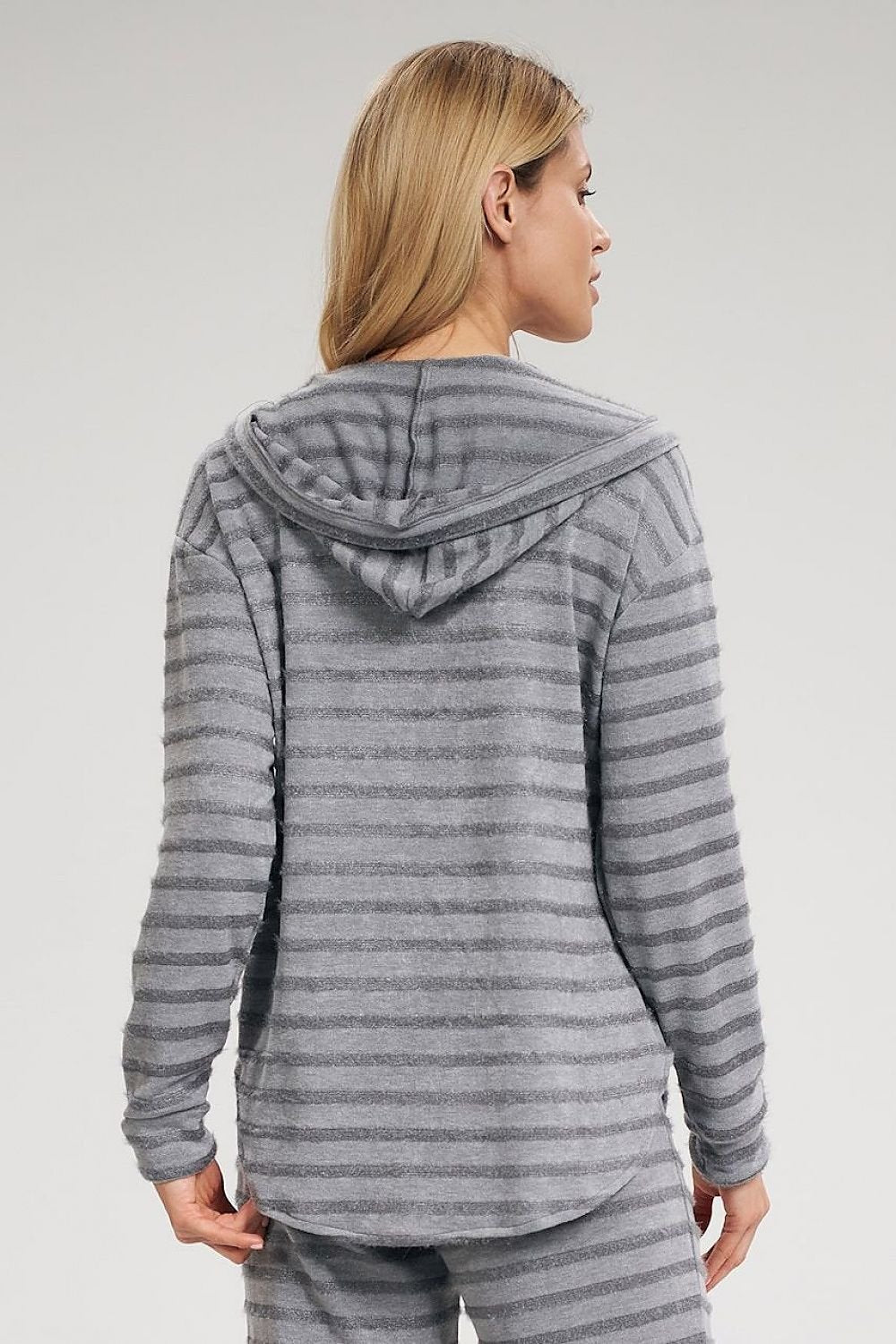 Warm Hooded Sweatshirt with Loose Heart Neckline and Ribbed Sleeves