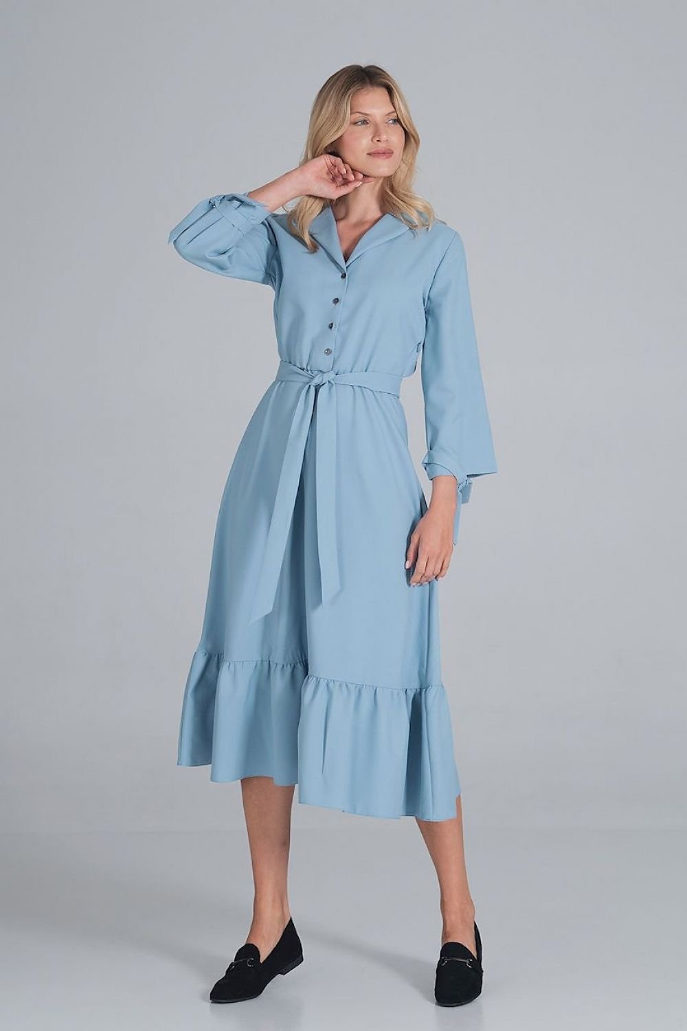 Robe longue avec col en V, ourlet à volants et manches nouées