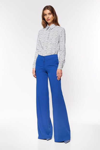 colorful palazzo pants with a touch of elastane for added comfort. Perfect for soft-office style, offering a fresh, non-traditional color that breaks classic office styling while providing a comfortable and stylish fit.

