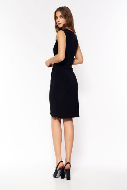 Chic Envelope Dress with Contrasting Waist Belt