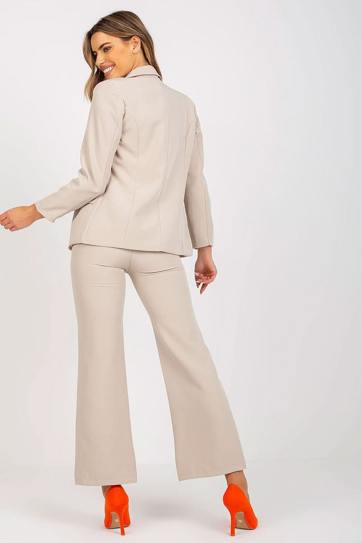 Buttoned Women's Jacket with Shoulder Cushions - Ludowika 