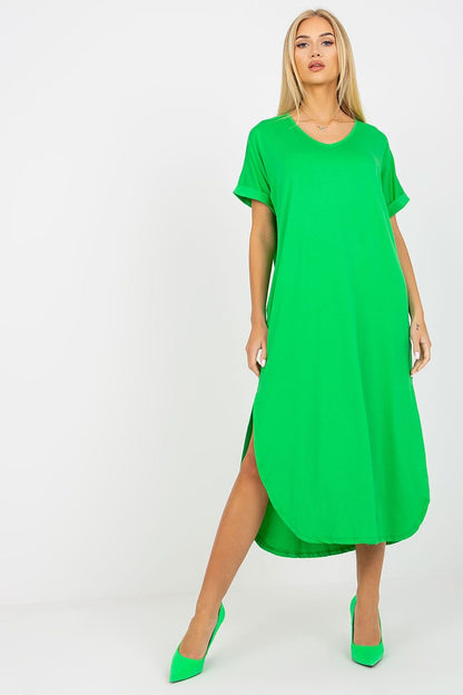 Short-Sleeved Dress with Slip Pockets and Rounded Bottom with Slits