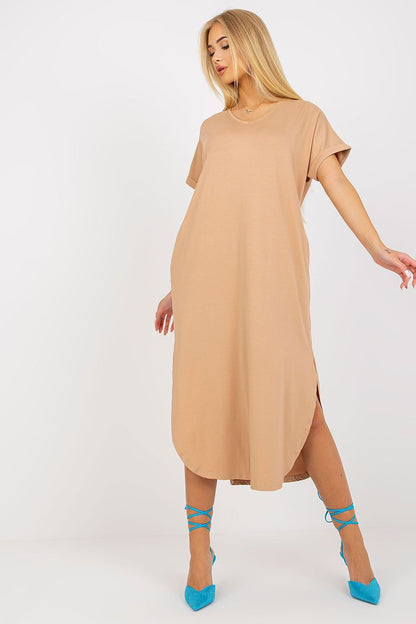 Short-Sleeved Dress with Slip Pockets and Rounded Bottom with Slits